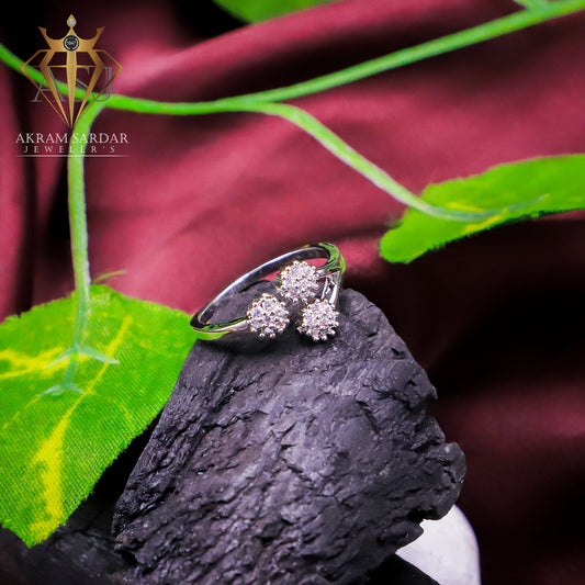 Trio Gleam Ring