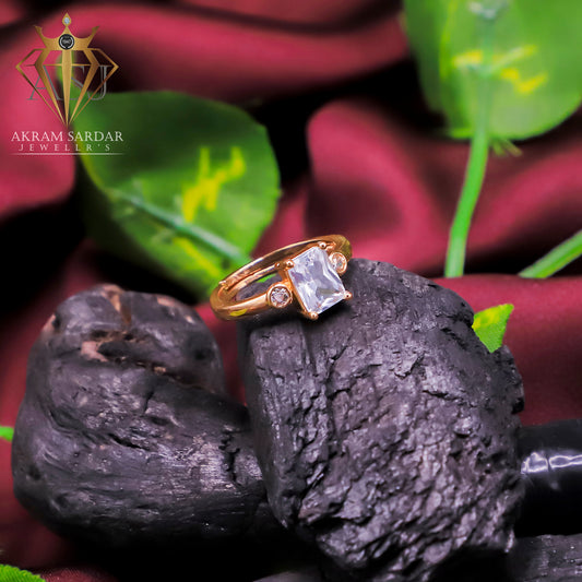 Lynora Classic Ring