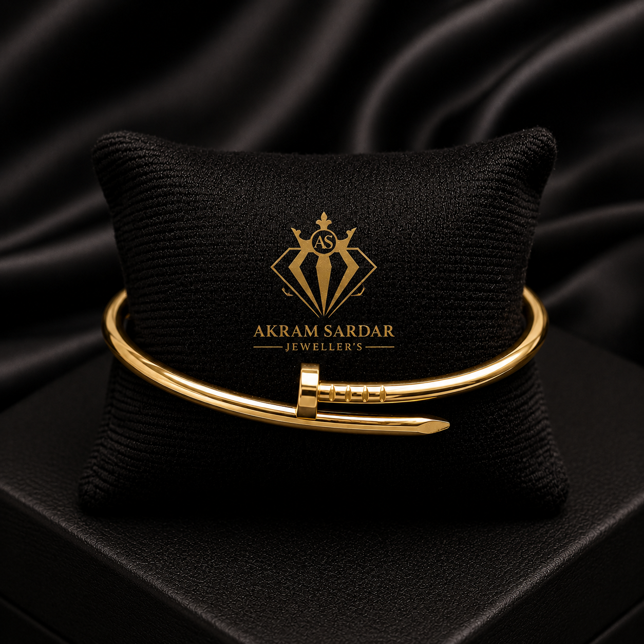 Winding Shape Cuff