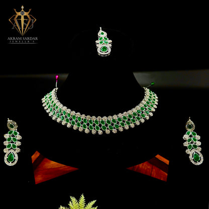 Queen’s Symphony Necklace